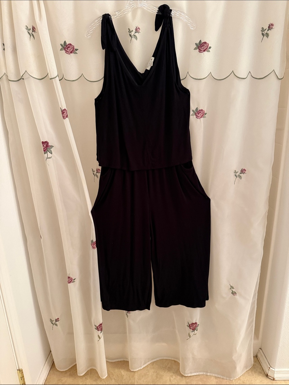 Black Sleeveless V-Neck, Tie-Shoulder Blousy Jumpsuit with Pockets